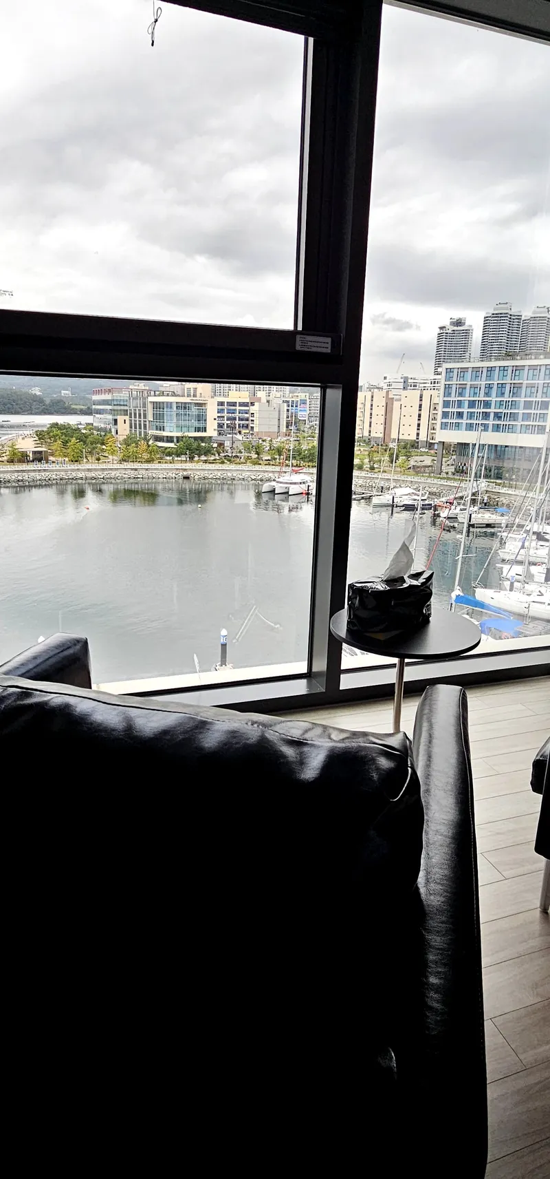[Yeosu] A modern house with a charming ocean view 12
