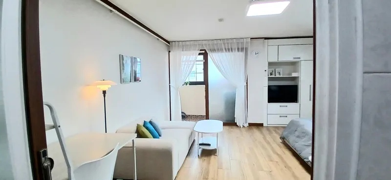 [Gunsan] A detached one-room apartment with a good location and a playground-like feel 3