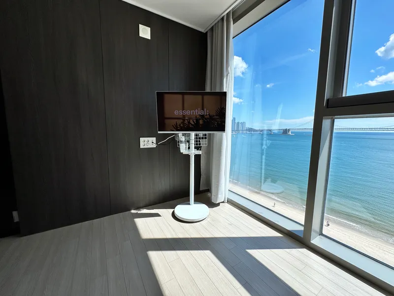 [Suyeong, Busan] A hip, modern accommodation with a full ocean view of Gwangalli Beach. 11