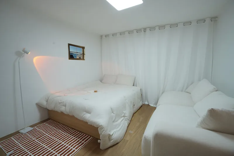 [Jongno, Seoul] #5 min walk from Hyehwa Station #Recently remodeled #3 rooms + 1 bathroom #Beam projector cinema 4