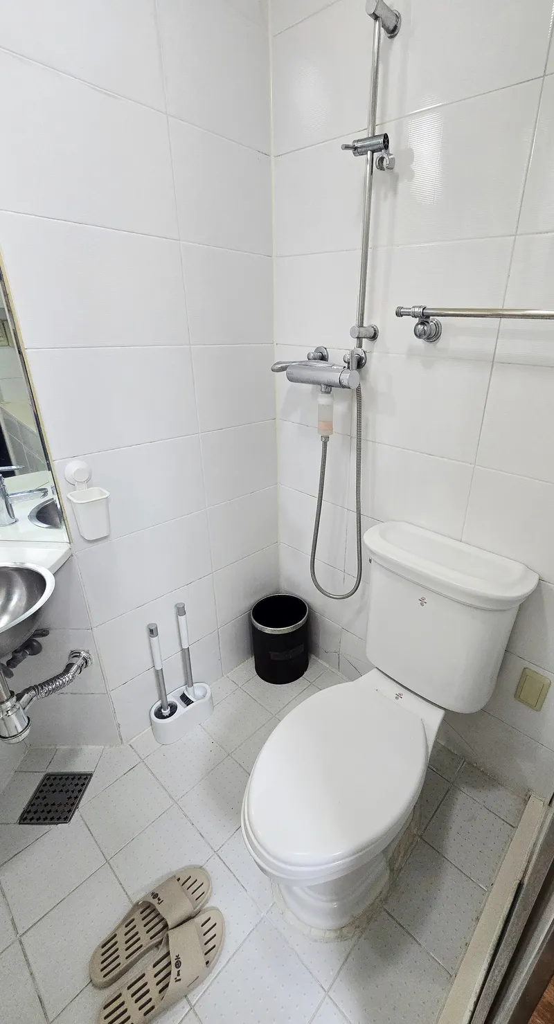 [Gangnam, Seoul] 3 minutes walk from Samseong Station, 5 minutes walk from COEX, Gangnam Daechi-dong Academy Street 6