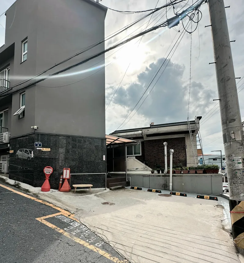 [Suwon][Suwon Paldal] Quiet and cozy accommodation within walking distance of Banghwasuryujeong 29