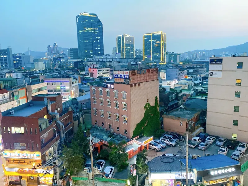 [Anyang] 2 seconds from Indeokwon Station / 2 queen beds / 4 people / Gwacheon Pyeongchon / Pets allowed 17