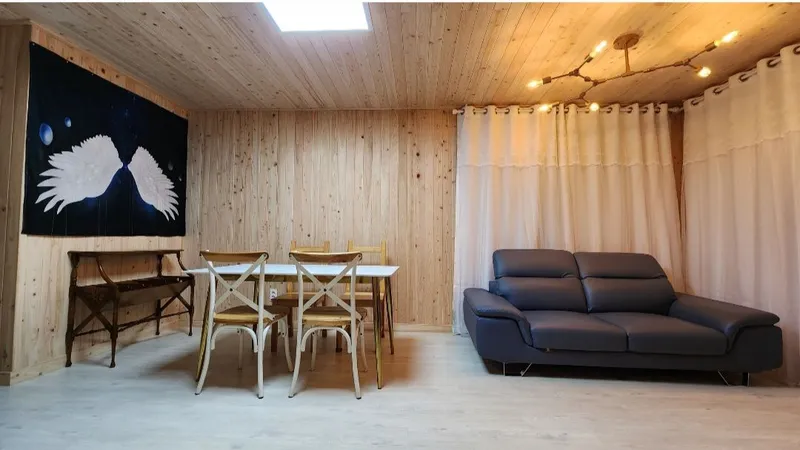 [Hangyeong, Jeju] A two-story detached house located in a village with a pretty stone wall, a 10-minute walk from the beach. 13
