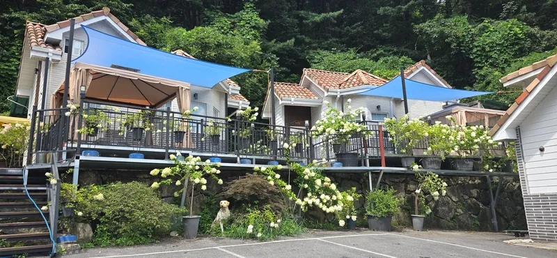 [경기 가평] 자연속 뷰가 좋은 복층독채 아침고요수목원 차량2분거리 6