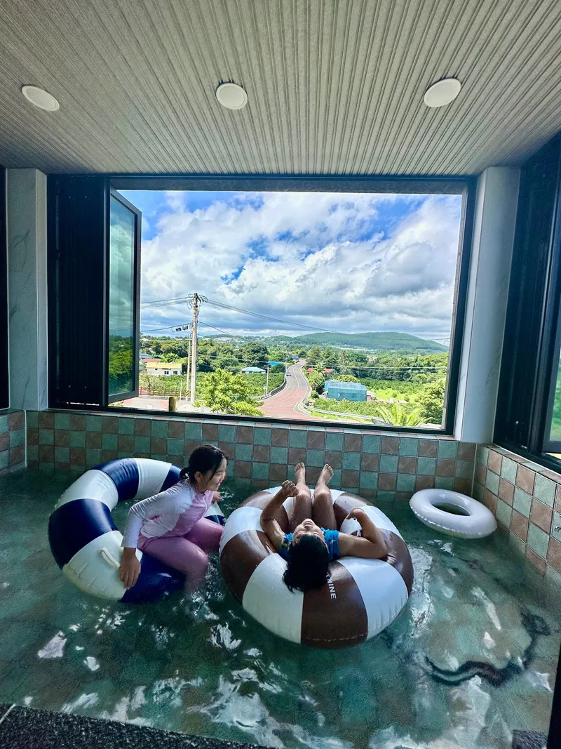 [Namwon, Seogwipo] Seogwipo Namwon Pyeoseon Sea 10 minutes Dog-friendly independent pool villa 15
