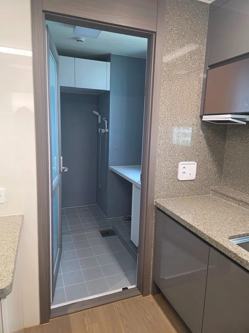 [Yeonsu, Incheon] 10-person ocean view full air conditioning 35 pyeong newly built 4-room apt 17