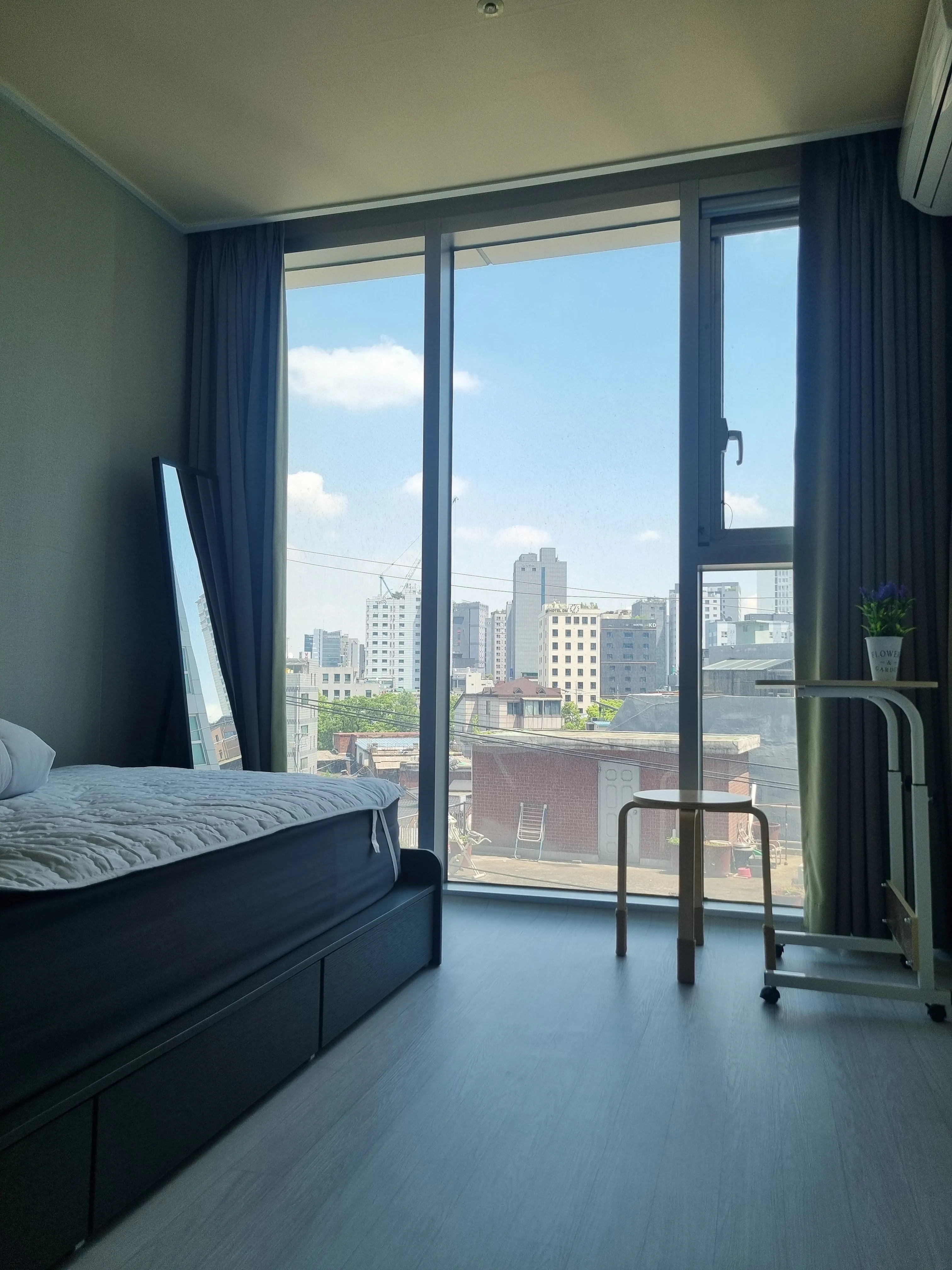 Sungin-dong One-Bedroom near Dongmyo Station