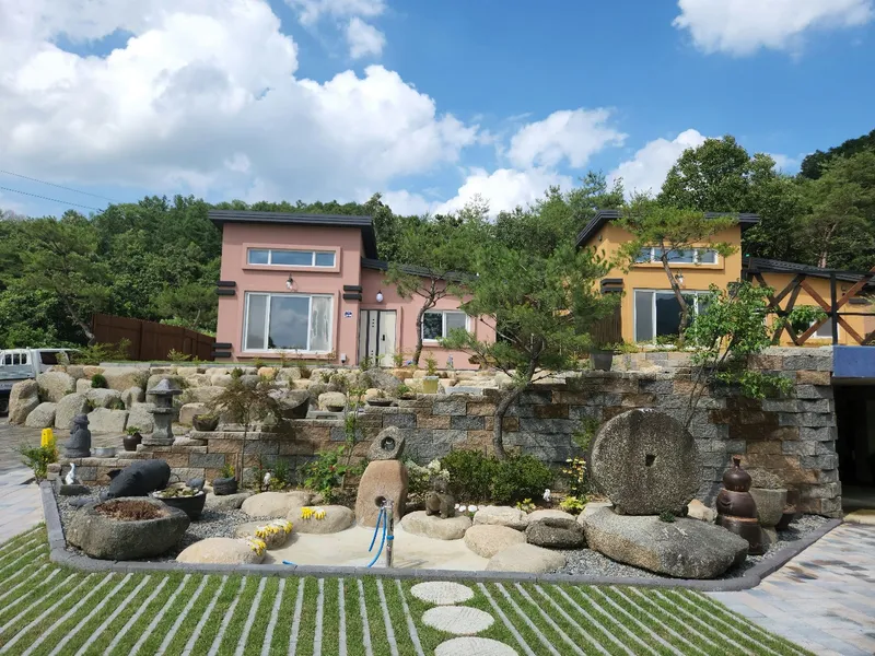[Goesan][Goesan, North Chungcheong Province] A picturesque private mountain lodge in a mountain village filled with the sounds of birds and the wind. 12