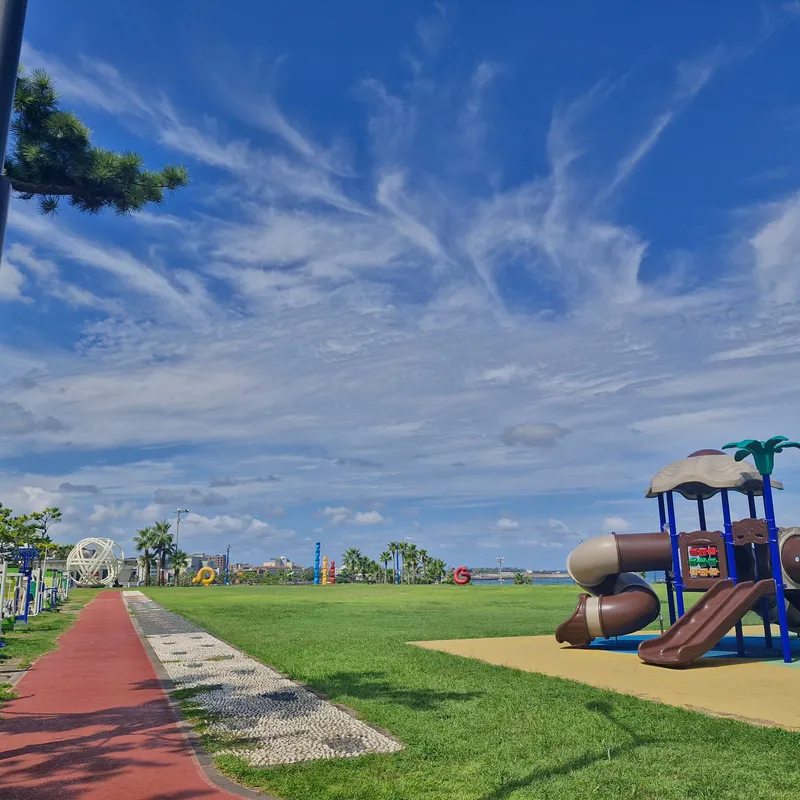 [Jocheon, Jeju] Cypress-tree lodging near the Hamdeok sea 31