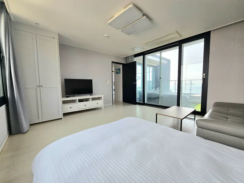 [Aewol, Jeju] Ocean view/Modern style separate two-room, terrace whirlpool spa. 3rd floor, E type 5