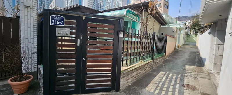 [Busanjin, Busan] 10-minute walk from Gaegeum Subway Station, 3-minute walk from Singaegeum Bus Stop 31