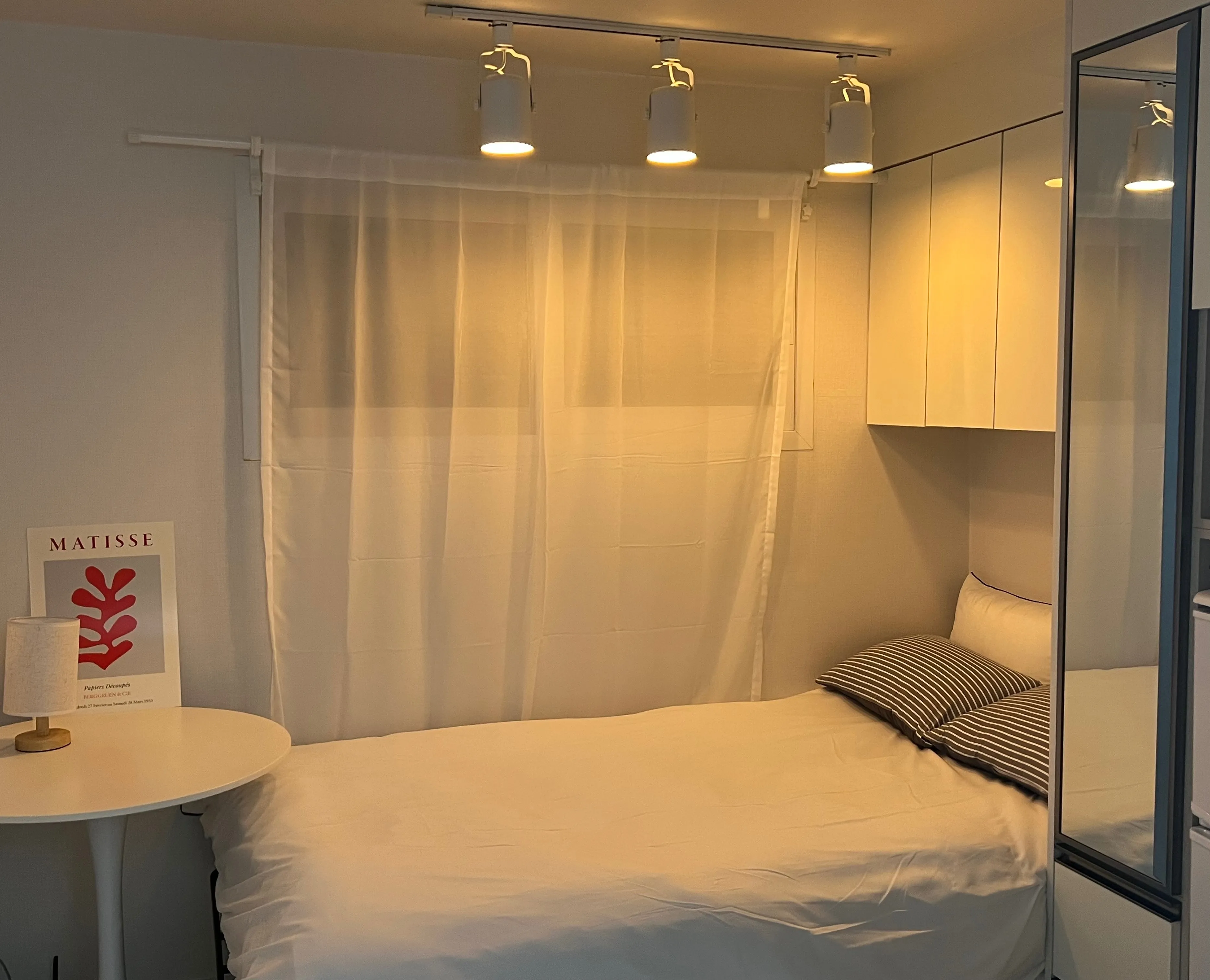 Bongcheon-dong Modern One-Bedroom House