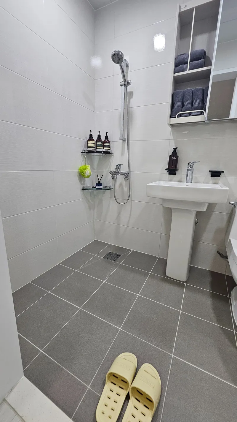 [Suseong, Daegu] Happy House, a 2-room apartment near Jisan Station 6