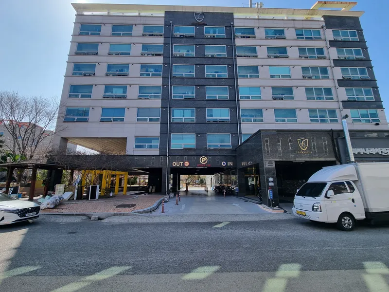 [Tongyeong] Top floor of officetel near Jukrim Coastal Road 10