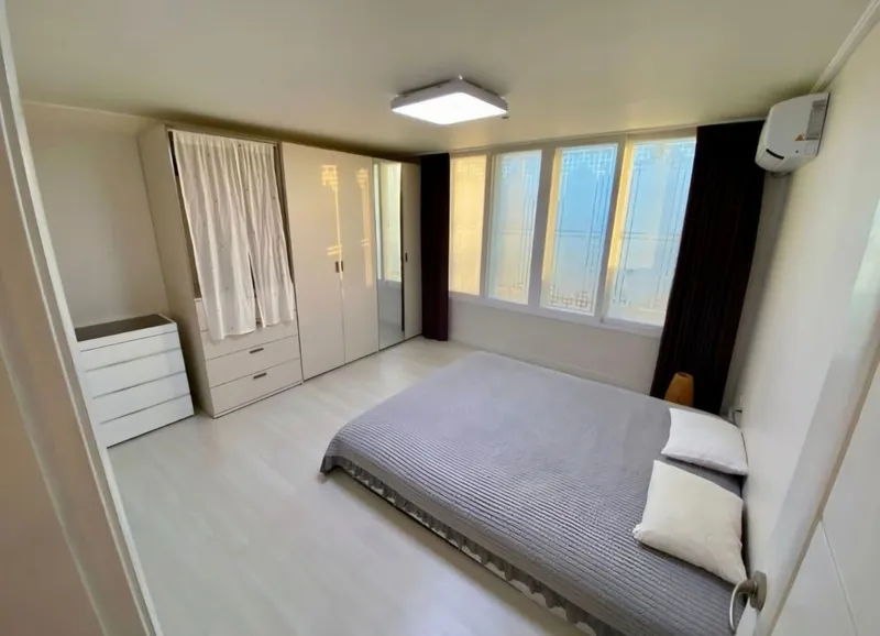 [Mapo, Seoul] Quiet mountain view near Sinchon and Hongdae Station 2