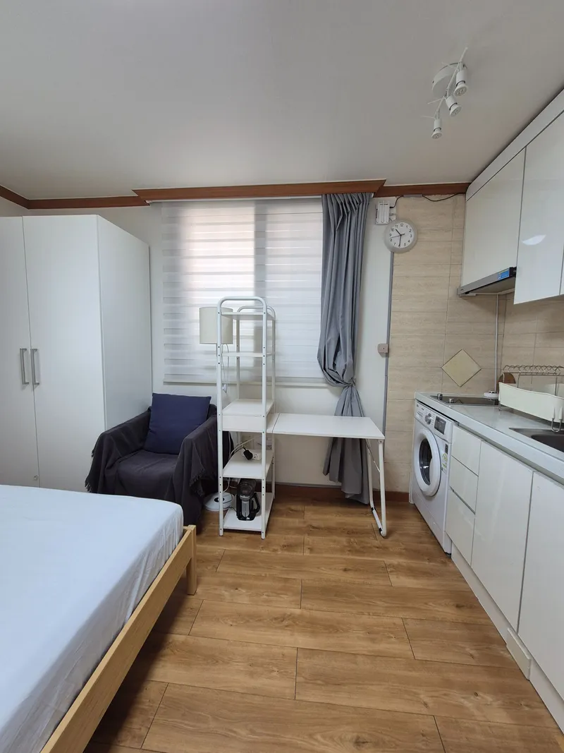 [Jongno, Seoul] One-room apartment, 4 minutes walk from Seoul National University Hospital and Hyehwa Station 3