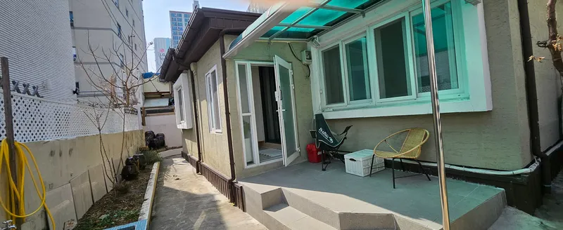 [Busanjin, Busan] 10-minute walk from Gaegeum Subway Station, 3-minute walk from Singaegeum Bus Stop 28
