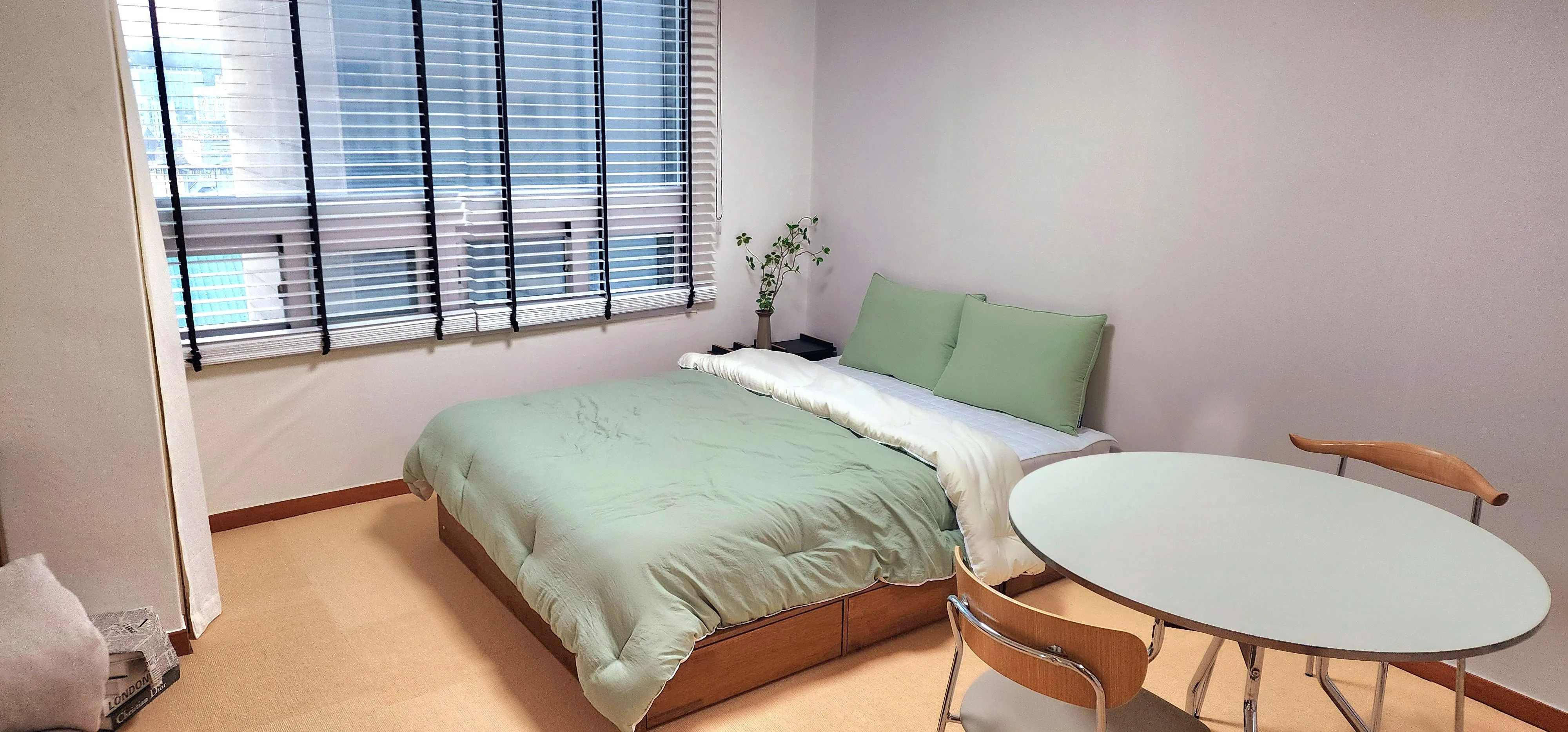 Changcheon-dong Sinchon Station One-Bedroom