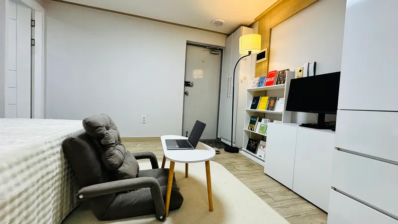[Jung-gu, Busan] Women-only studio apartment with separate kitchen, 10 minutes from Busan Station and 3 minutes from Jungang Station. 3