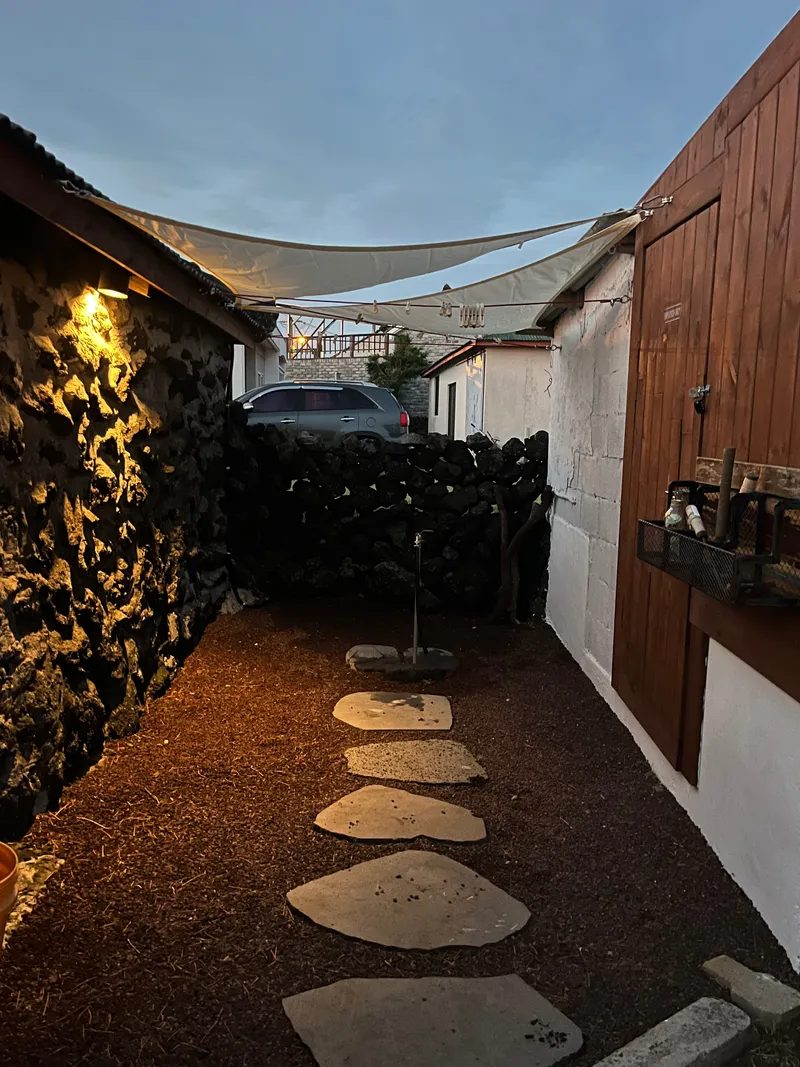 [Gujwa, Jeju] Use of 2 charming old houses with stone walls #5 people / Max 6 people #Private house #Yard 37