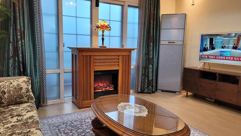 [Aewol, Jeju] 40-pyeong duplex, 3 bedrooms, 2 bathrooms, lawn yard, BBQ, convenience store 10 seconds away 20
