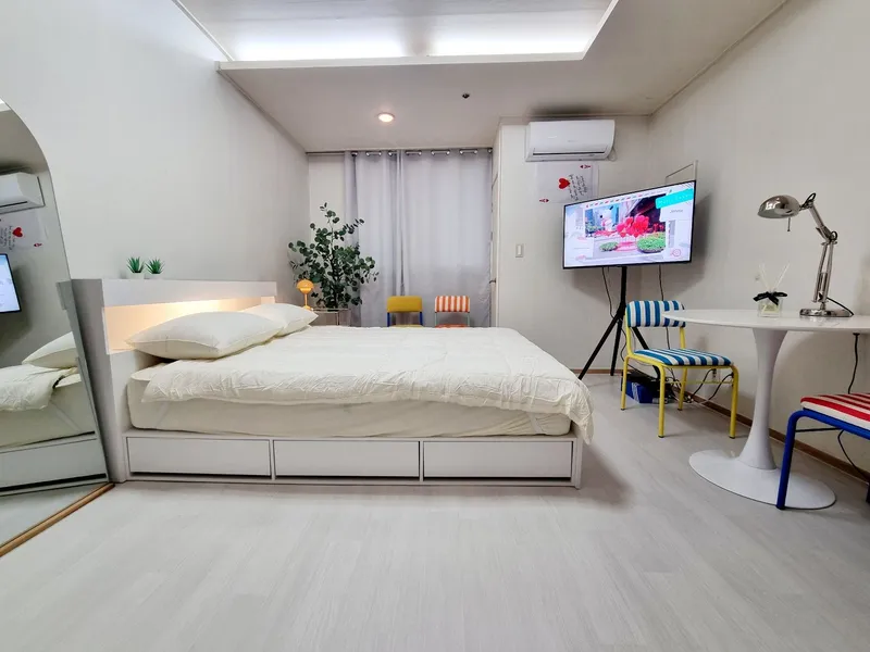 [Seongdong, Seoul] 7 minutes walk from Seongsu Station, full options 3