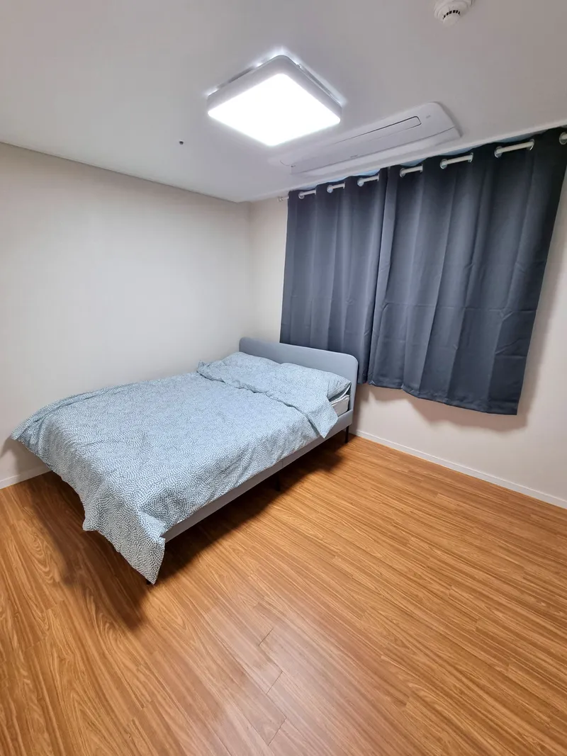 [Nohyeong-dong, Jeju] 10 mins from the airport│6 guests│Spacious accommodation with 3 bedrooms and 2 bathrooms│Nohyeong center│Recommended for travel, gatherings, and families 5