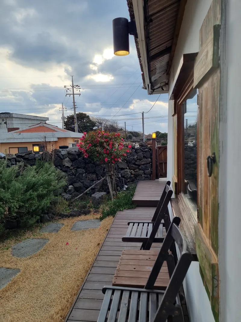 [제주 구좌][제주 김녕] 인스타감성 분리형 돌집독채 #자쿠지 #안채별채 #루프탑 9