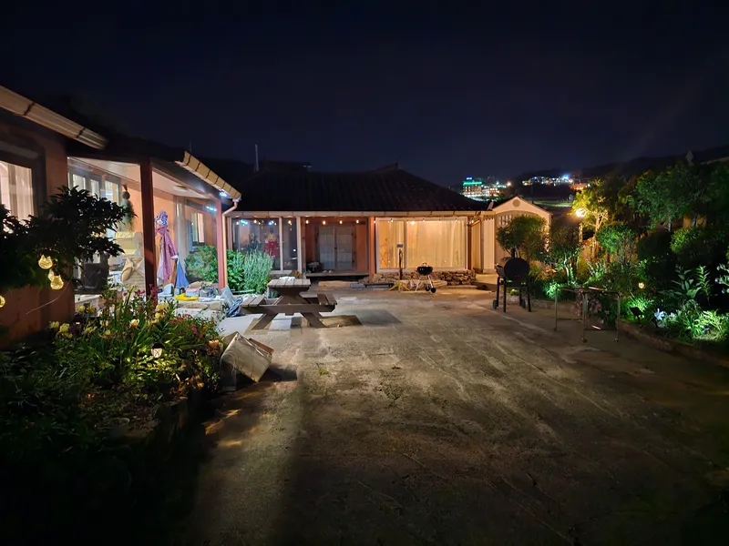 [Namhae] 141 pyeong independent Korean house with beautiful rafters, 5 minutes walk from German Village & the sea 38