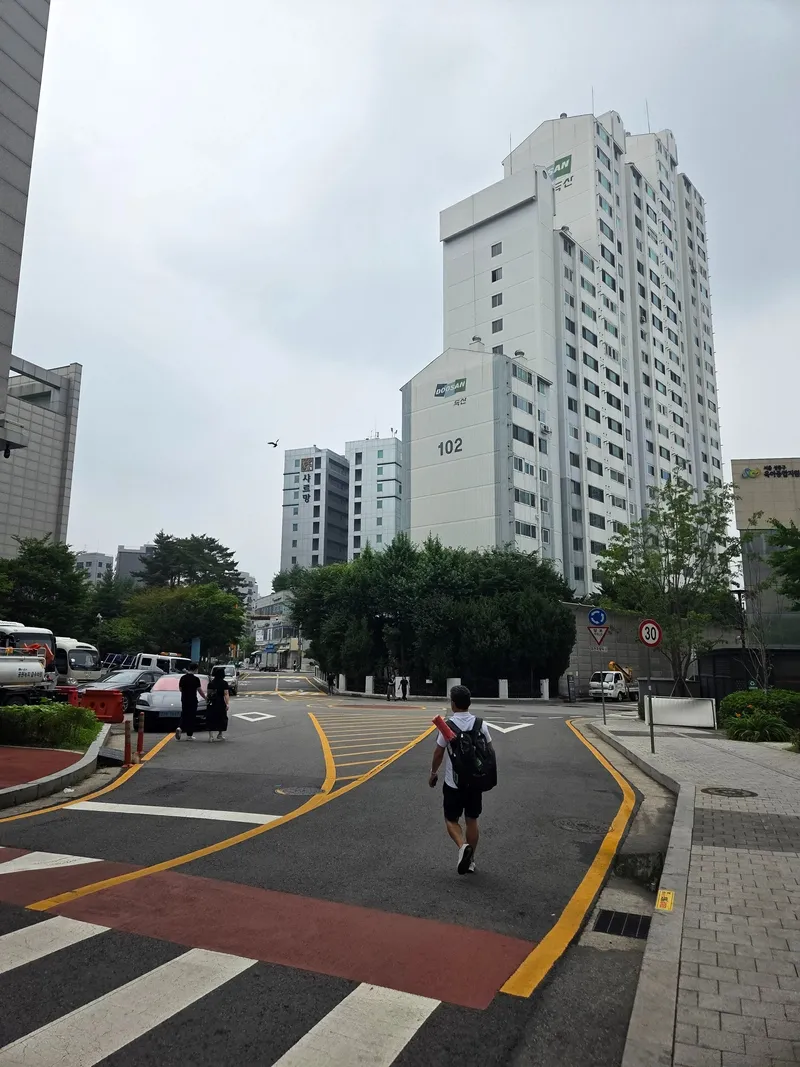 [Seongdong, Seoul][3 minutes from Wangsimni Station] Seongsu Seoul Forest Hanyang University / Free parking / City view / Full option / Pets / 3-4 people 24