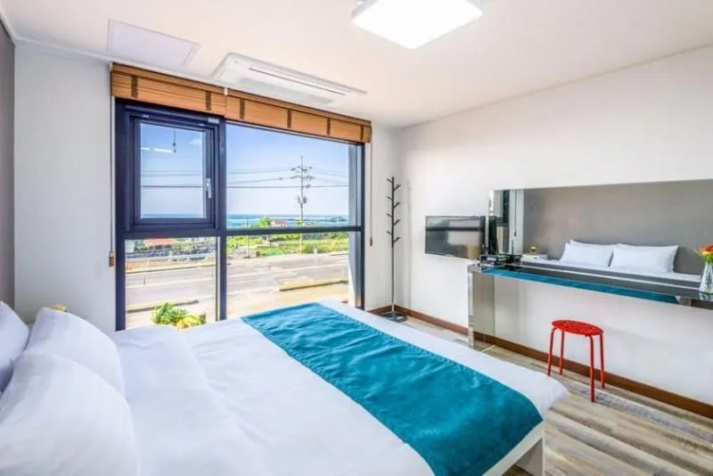 [Jocheon, Jeju] Jeju Island's Best Value, Spacious Garden, and Emotional Pension 4