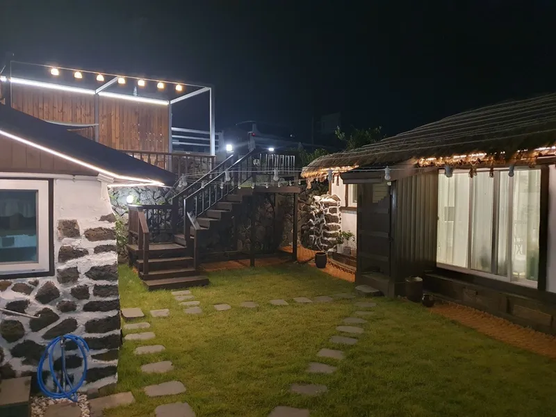 [Hallim, Jeju] Guideok Ocean View Jacuzzi Jeju Stone Wall Thatched House 38