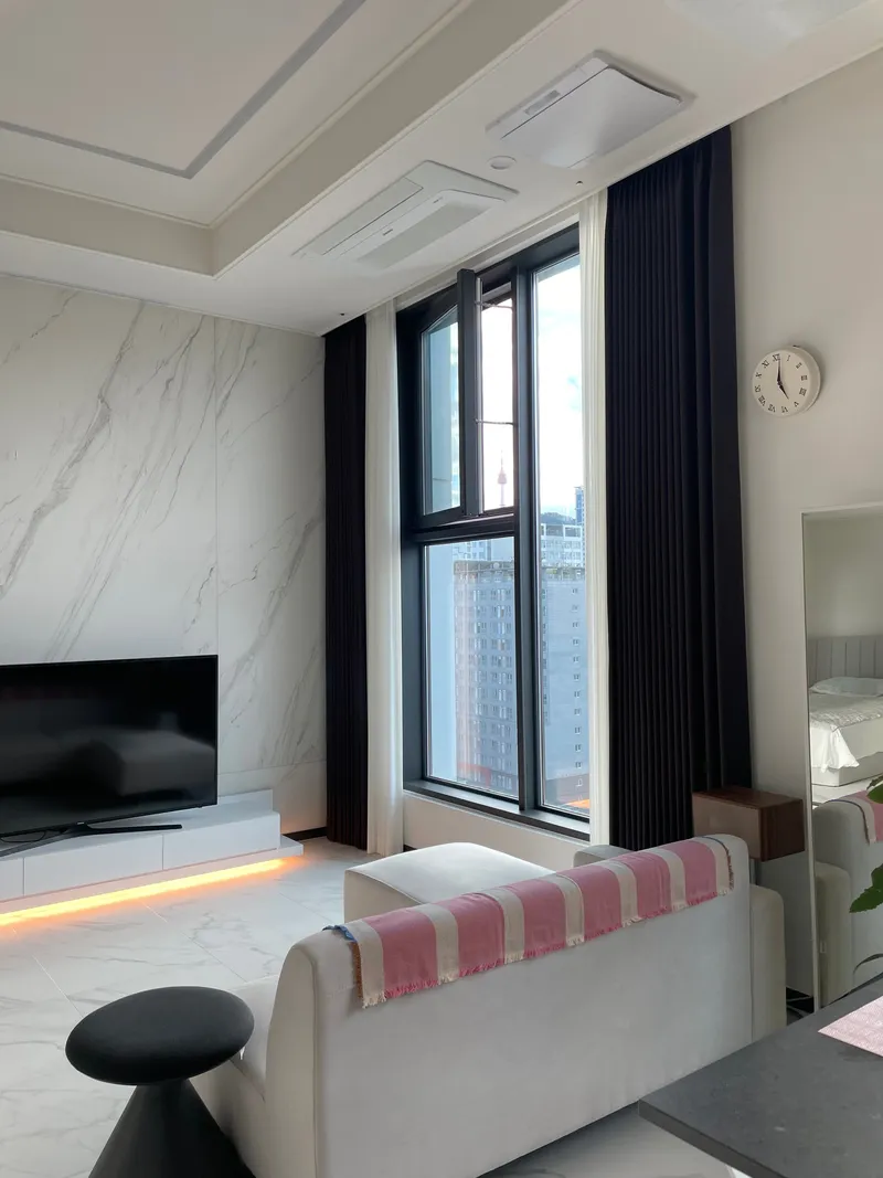 [Jung-gu, Seoul] A two-story, wide, high window with a view of Namsan and Inwangsan, Euljiro and Dongdaemun Station 29