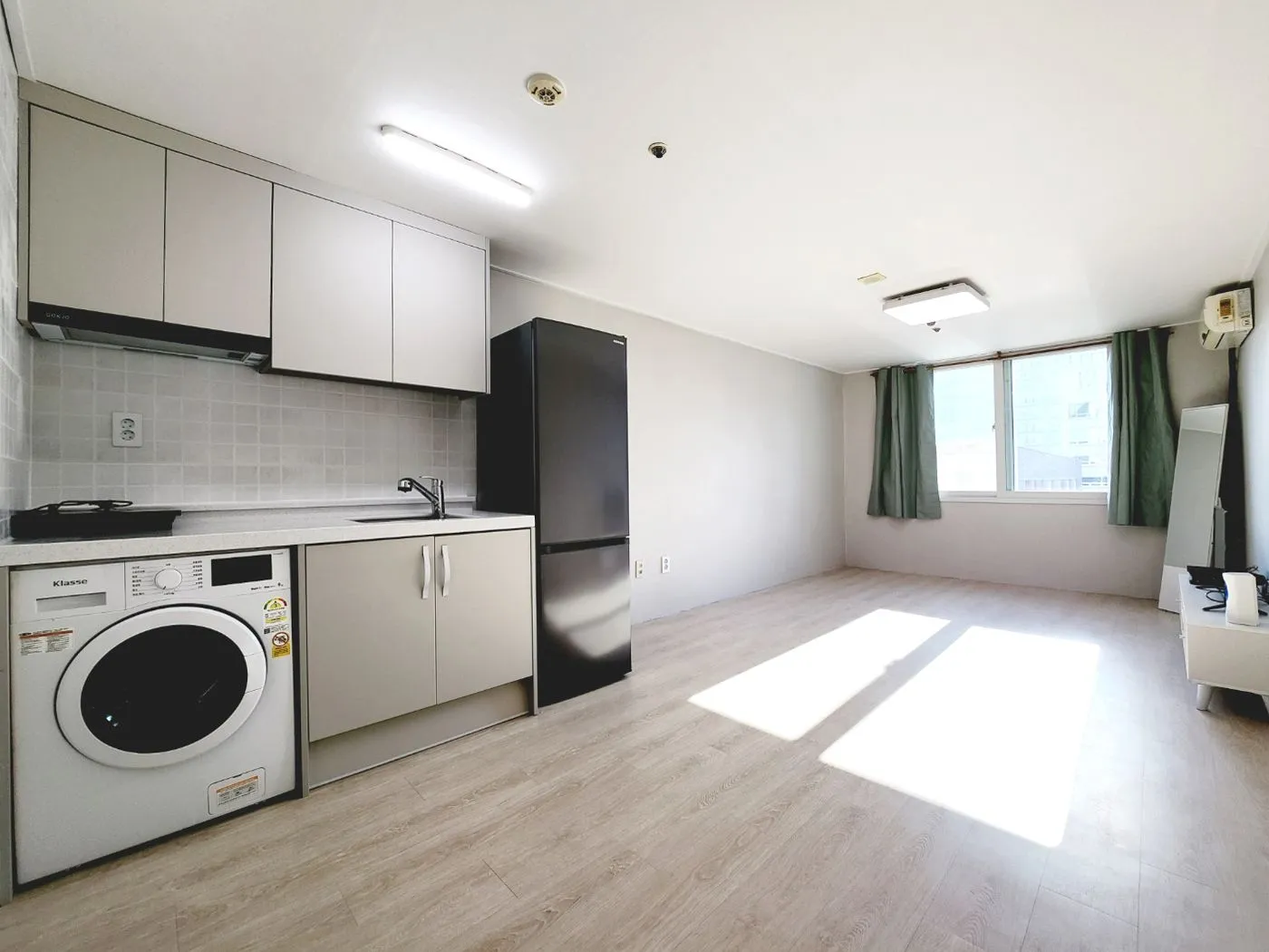 Officetel Studio in Gyeonggi — 26m², sleeps 2, 1 bath