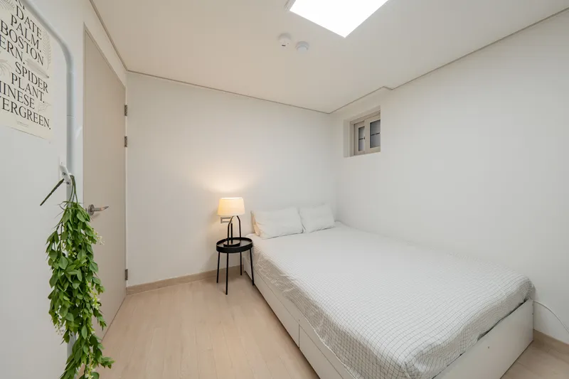 [Seocho, Seoul] 5-minute walk from Seocho Station / 1 free parking space 2