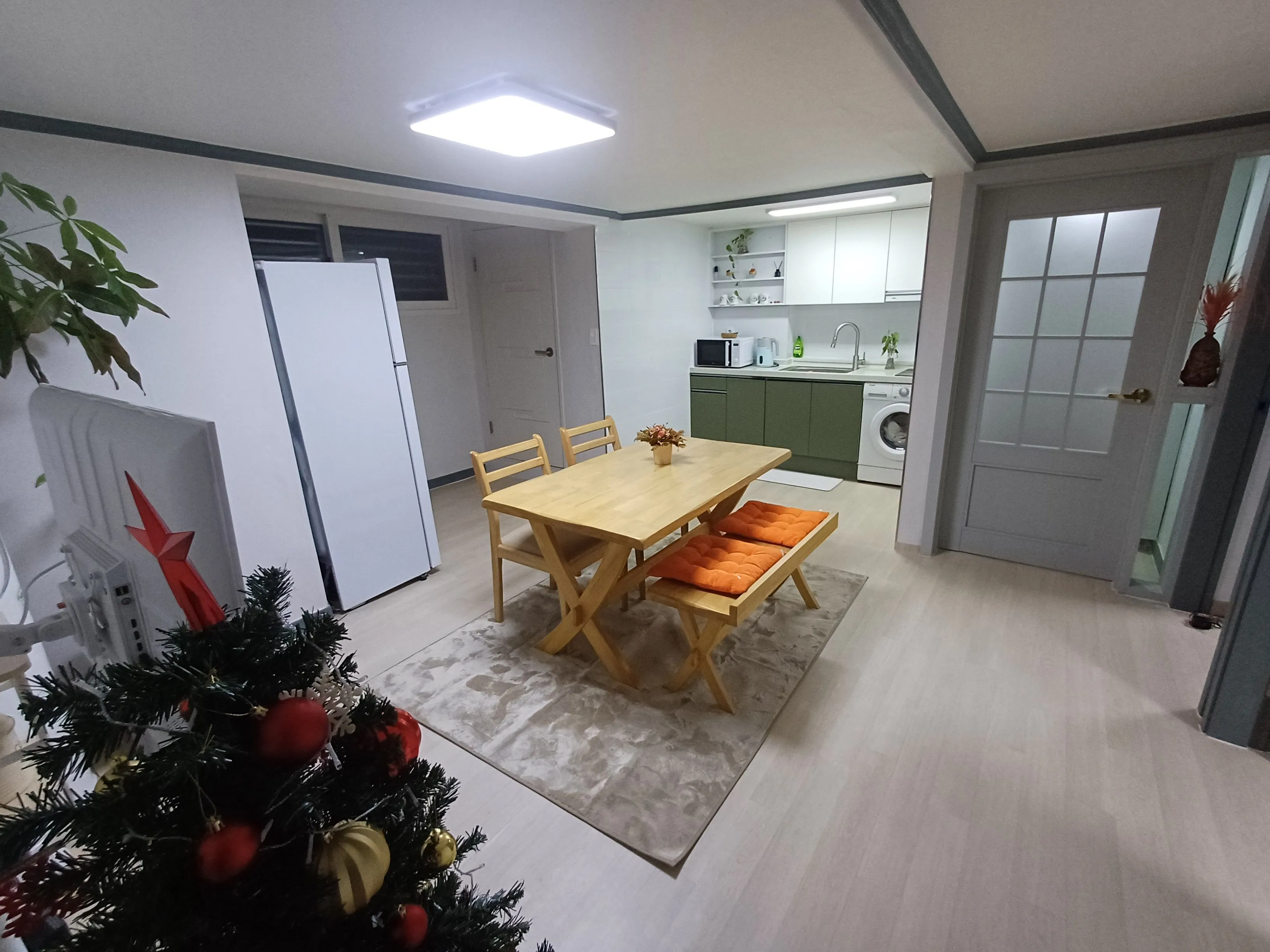 Hoegi-dong Transit-Friendly Three-Bedroom House