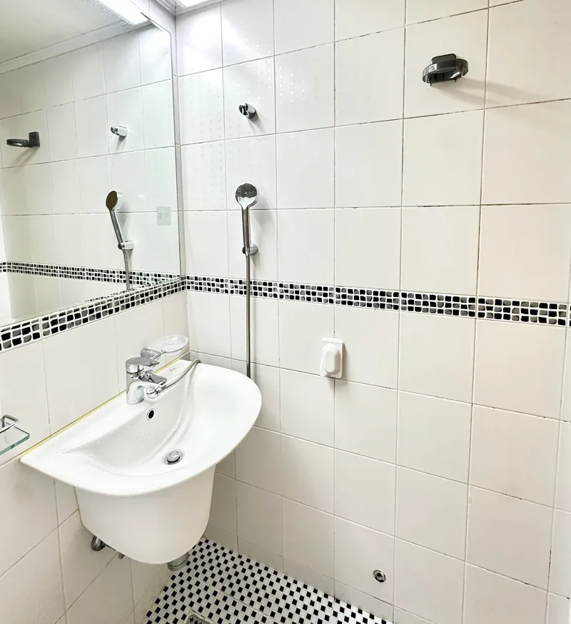 [Songpa, Seoul] Samjeon Station on Line 9. Close to the station, 2-minute walk, 2 beds, 4 people! 8