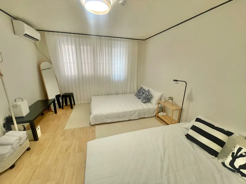 [Gwanak, Seoul] 4-person two-room apartment on the first floor of Nangok Sindaebang Station in Sillim-dong 3