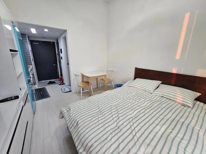 [Ansan] 28th floor officetel with ocean view bedroom on Banwol Island 6