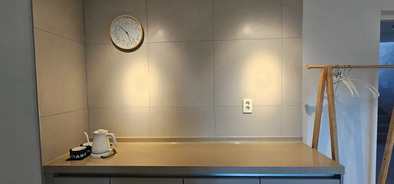 [Gangjeong-dong, Seogwipo] Luxury bedding, ocean view, cherry blossom view, convenient transportation, Olle Trail No. 2 4