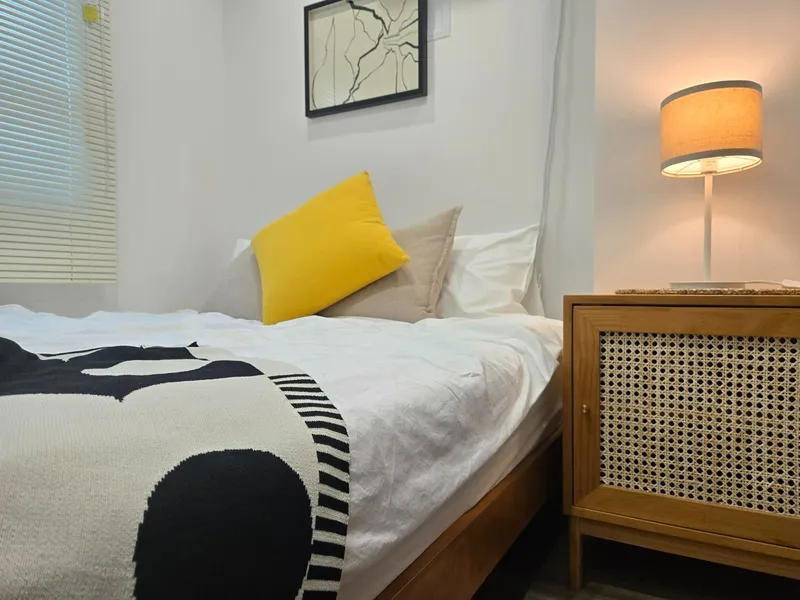 [Yeongdeungpo, Seoul] 2-minute walk from subway lines 2 and 5, newly built, fully-equipped ♡ 3