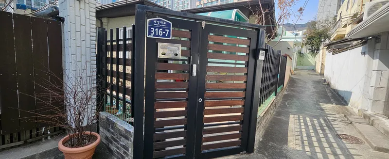 [Busanjin, Busan] 10-minute walk from Gaegeum Subway Station, 3-minute walk from Singaegeum Bus Stop 29