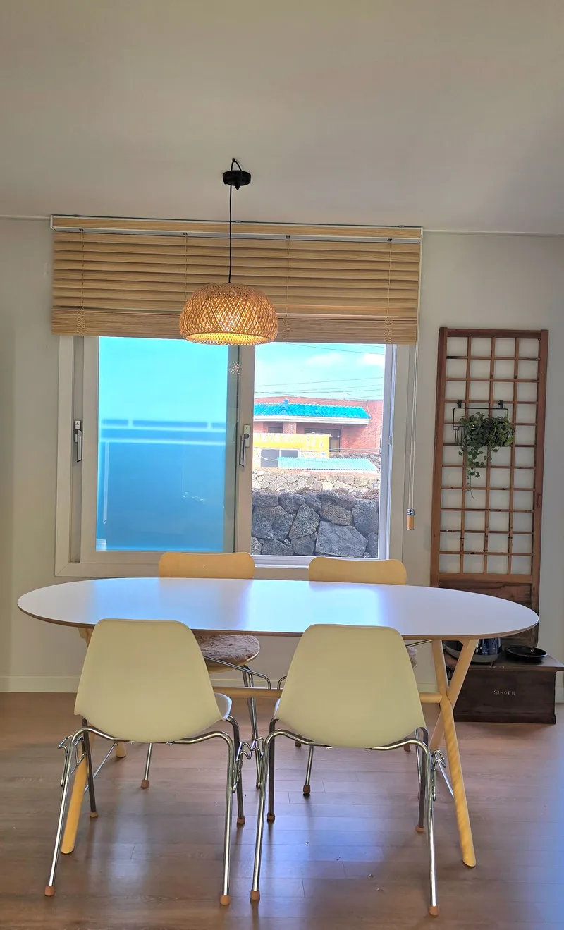 [제주 구좌] 김녕 도보1분 바닷가 독채. 김녕돌담집 한달살기 (안채) 12