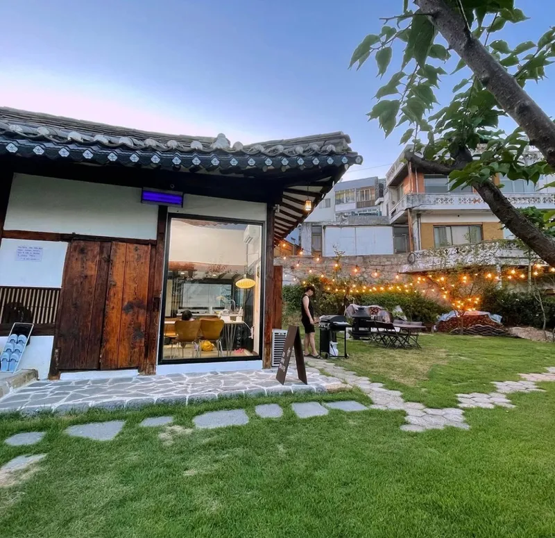 [Gangneung] 3-room Hanok detached house with a 100-pyeong wide yard 50