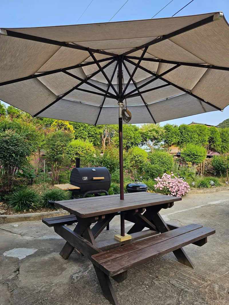 [Namhae] 141 pyeong independent Korean house with beautiful rafters, 5 minutes walk from German Village & the sea 39