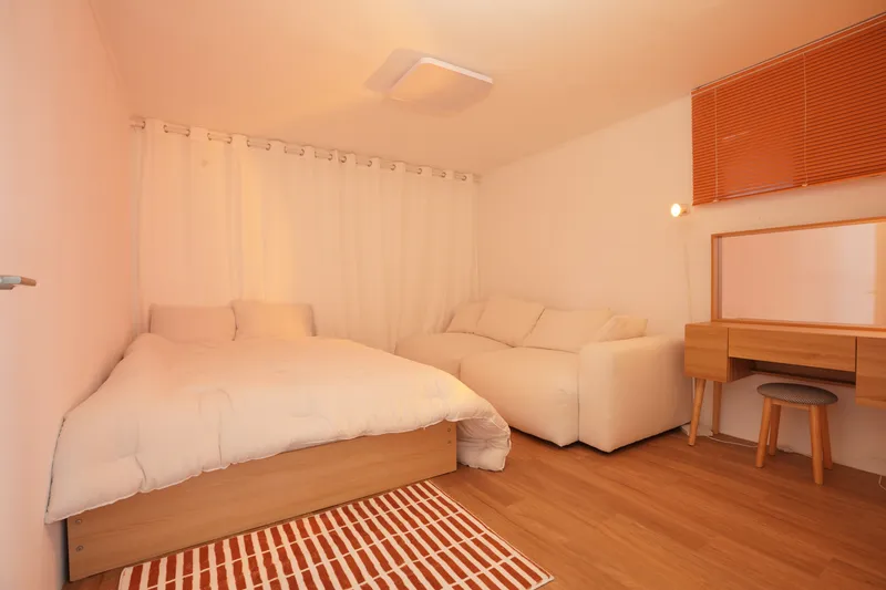 [Jongno, Seoul] #5 min walk from Hyehwa Station #Recently remodeled #3 rooms + 1 bathroom #Beam projector cinema 8