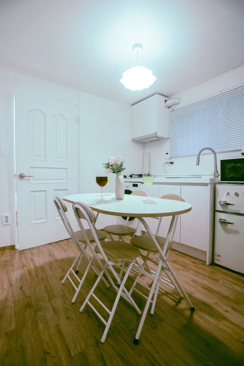 [Mapo, Seoul] 3-minute walk from Ewha Womans University Station, up to 5 people, 3 beds, fully equipped two-room with washing and drying facilities 38