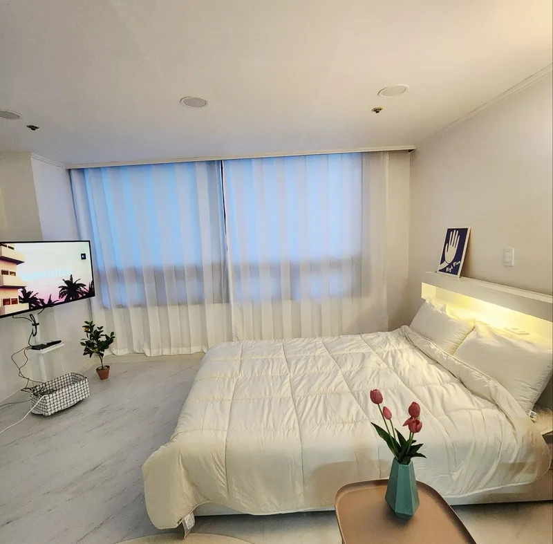 [Yeongdeungpo, Seoul] 2-minute walk from Yeouido Station and Saetgang Station / 5-minute walk from Yeouido Park and The Hyundai 3