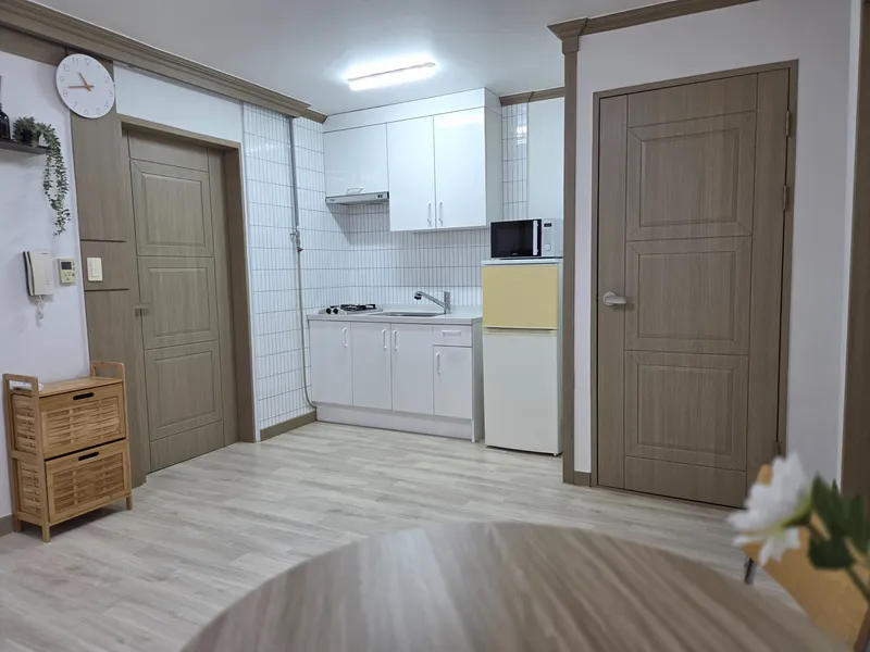 [Jeonju] Jeonbuk National University, 10-minute walk from the terminal, free parking, clean accommodation 203 16